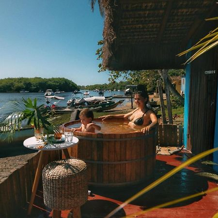 Casinha Azul na beira do Rio Caraíva Exterior foto