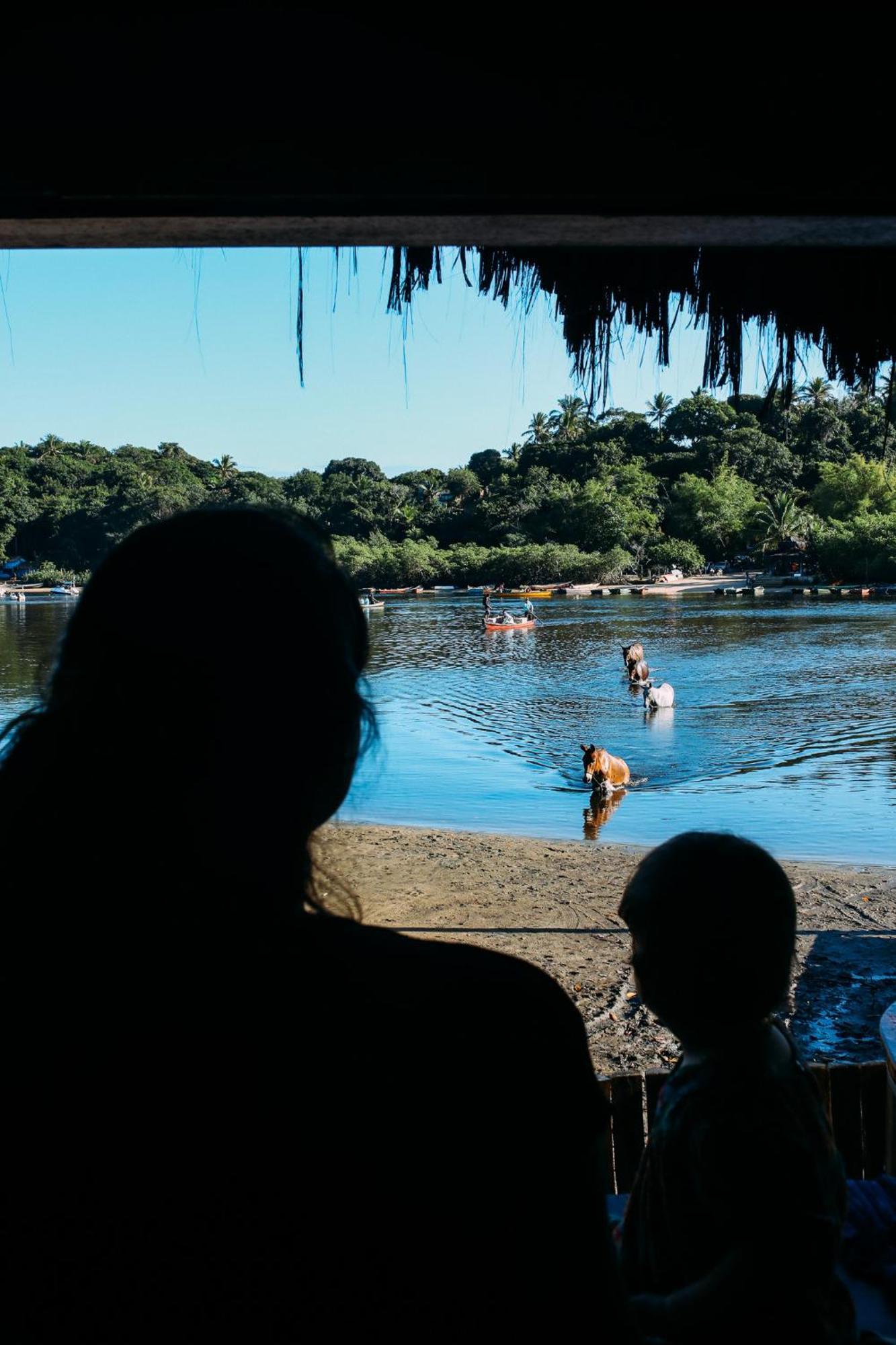 Casinha Azul na beira do Rio Caraíva Exterior foto